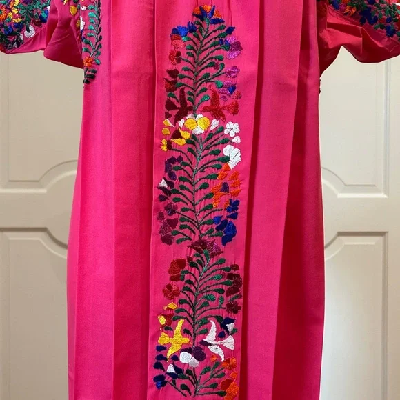 San Antonino Maxi Dress,Oaxaca Mexican dress.Hand Embroidered with Silk Threads. - Picture 4 of 8
